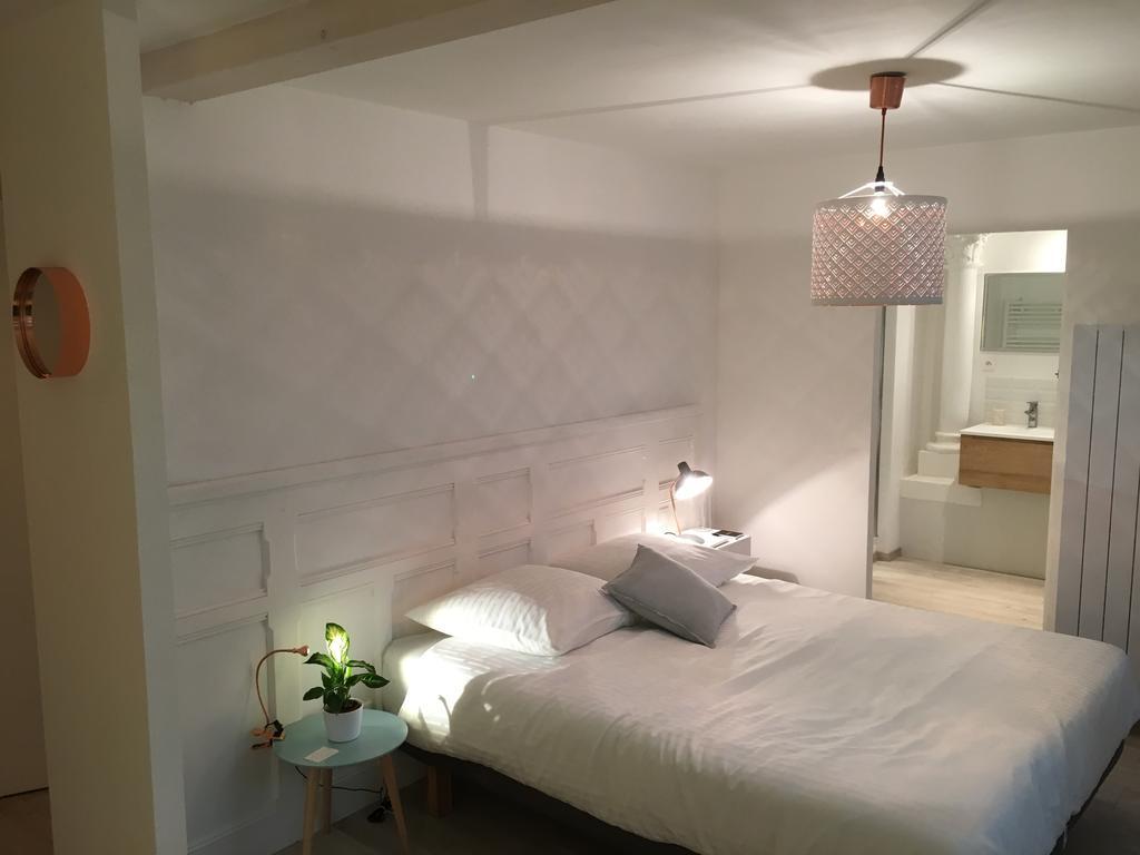 Gite Le Temple - Appart Hotel Verdun-sur-Meuse Esterno foto